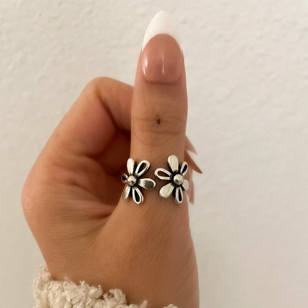 925 Sterling Silver Flower Ring Geometric Floral Ring Dainty Minimalist Ring - Picture 2 of 9